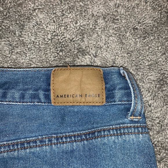 American Eagle Classic Destroyed Mom Jeans - Picture 8 of 8